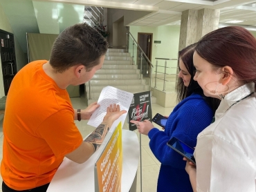 Волонтеры Новосибирского ГАУ провели акцию «Народный фронт. Все для победы»