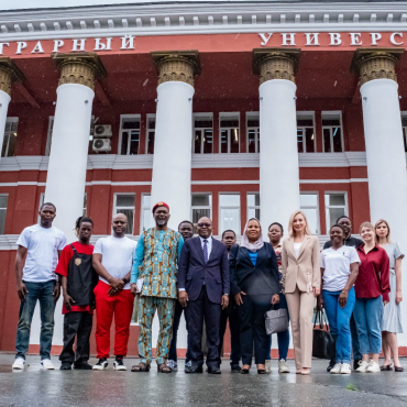 В фокусе - образование: Делегация из Танзании встретилась с деканами, директорами и студентами Новосибирского ГАУ