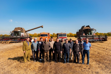 НГАУ завершил уборочную кампанию-2025 в учебно-опытном хозяйстве «Практик»