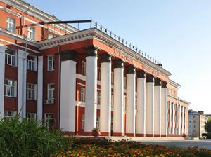 Вручение дипломов выпускникам